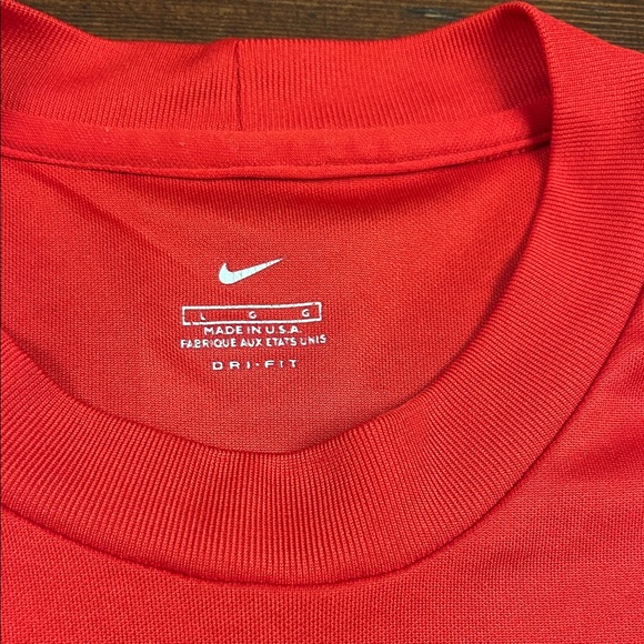 Nike Men's Bright Red Short Sleeve Tee dry fit - Picture 1 of 4
